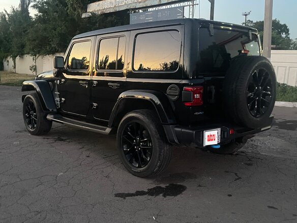 2022 Jeep Wrangler IV (JL), чёрный, 5500000 рублей - вид 17