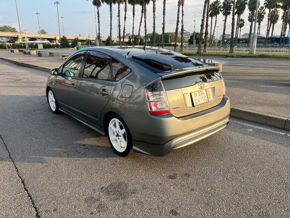 2005 Toyota Prius II (XW20), серый, 850000 рублей - вид 3