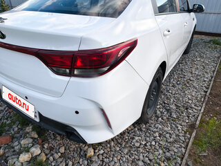 2021 Kia Rio IV Рестайлинг, белый, 950000 рублей, вид 2