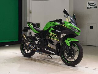 2024 Kawasaki Ninja 400, зелёный, 797000 рублей, вид 3