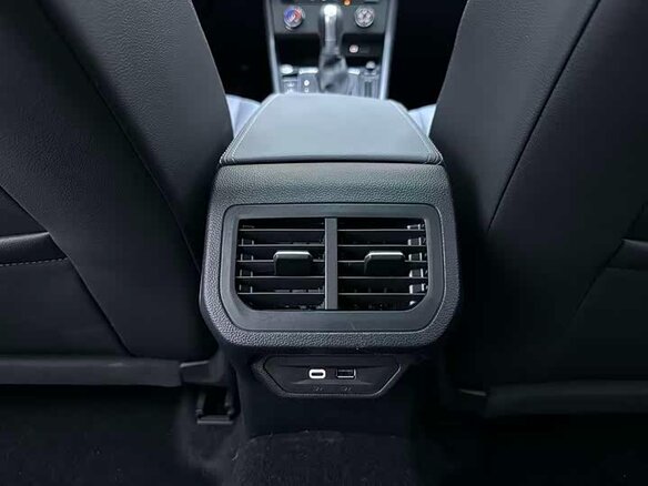 2023 Volkswagen Lavida III Рестайлинг, белый, 1856666 рублей - вид 16