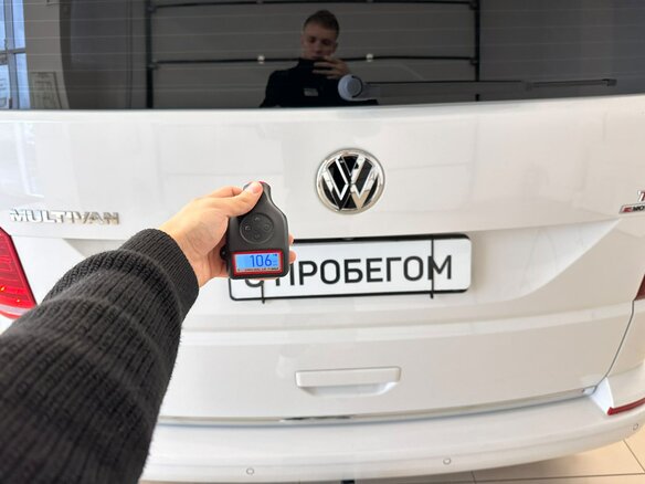 2017 Volkswagen Multivan T6, белый, 4399900 рублей - вид 25
