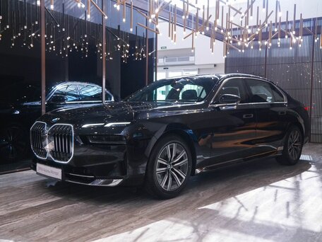 BMW 7 серии VII (G70)