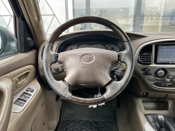 2001 Toyota Sequoia I, зелёный - вид 12