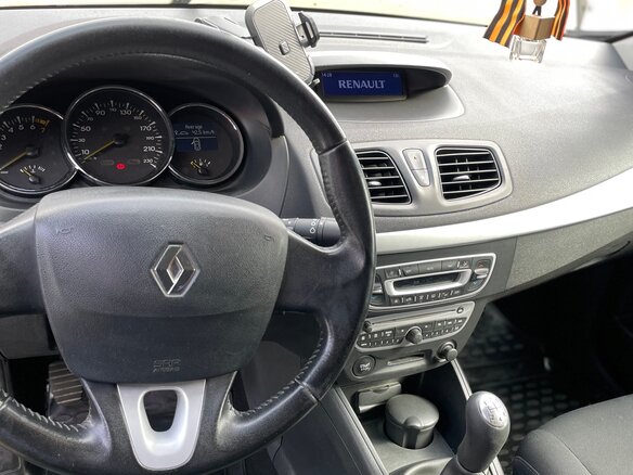 2012 Renault Fluence I, бежевый, 630000 рублей - вид 9