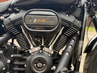 2021 Harley-Davidson Dyna Low Rider, чёрный, 1550000 рублей, вид 4