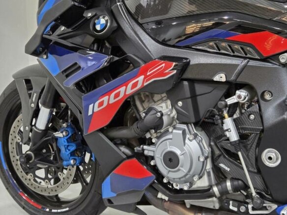 2023 BMW M 1000 R, чёрный, 2100000 рублей - вид 7