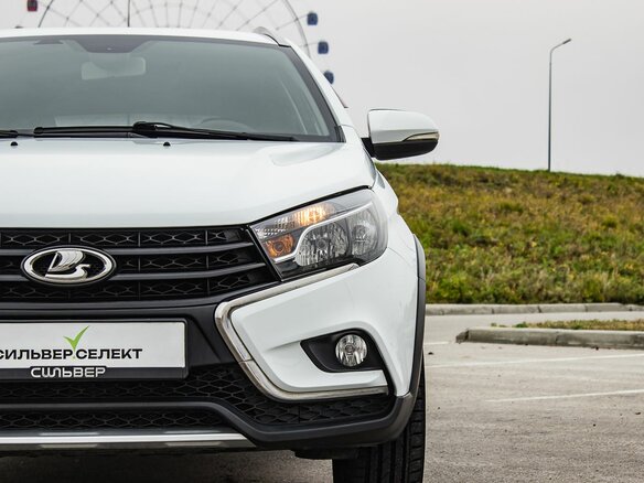 2018 Lada (ВАЗ) Vesta SW Cross I, белый, 1200000 рублей - вид 9