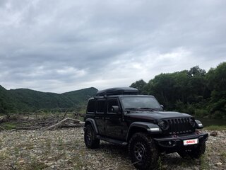 2020 Jeep Wrangler IV (JL), чёрный, 5350000 рублей, вид 4