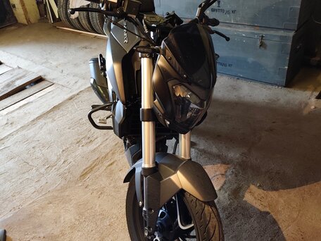 2021 Bajaj Dominar 400, чёрный, 290000 рублей, вид 1