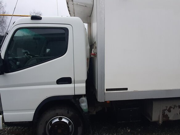 2011 Fuso (Mitsubishi) Canter, белый, 1580000 рублей - вид 1