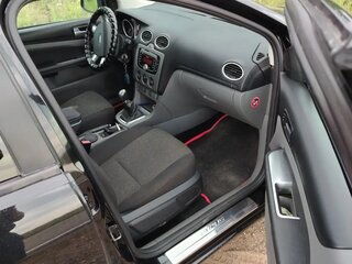 2011 Ford Focus II Рестайлинг, чёрный, 700000 рублей, вид 3