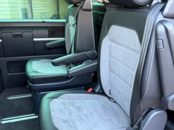 2020 Volkswagen Multivan T6 Рестайлинг, жёлтый, 4990000 рублей - вид 16