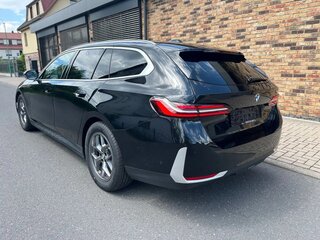 2024 BMW 5 серии 520d VIII (G60/G61/G68), чёрный, 6300000 рублей, вид 3