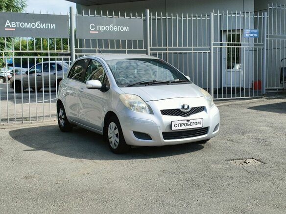 2009 Toyota Vitz II (XP90), серебристый - вид 7