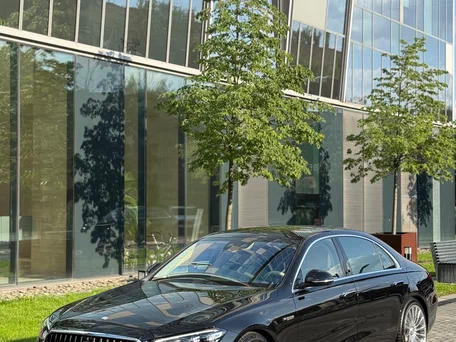 2025 Mercedes-Benz S-Класс AMG 63 e AMG Long IV (W223), чёрный, 20990000 рублей, вид 1