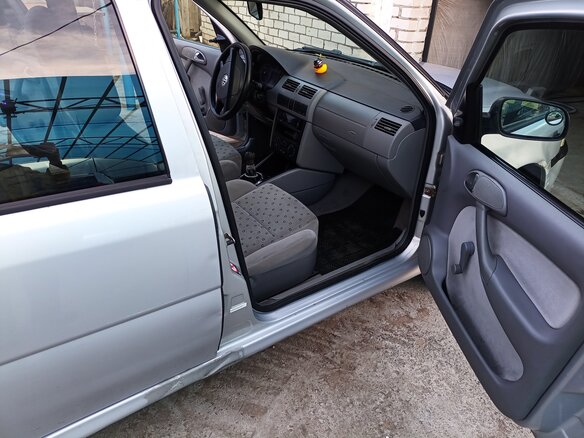 2004 Volkswagen Pointer, серебристый, 320000 рублей - вид 3