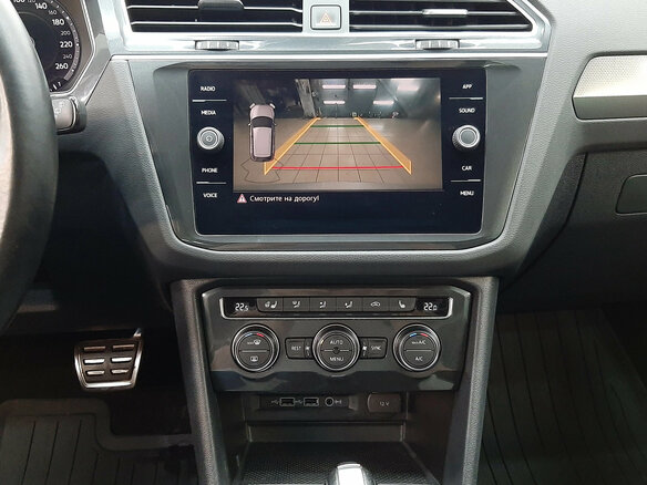 2018 Volkswagen Tiguan II, серебристый - вид 14
