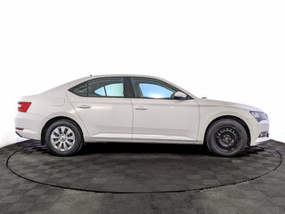 2019 Skoda Superb III, белый, 2385000 рублей, вид 4
