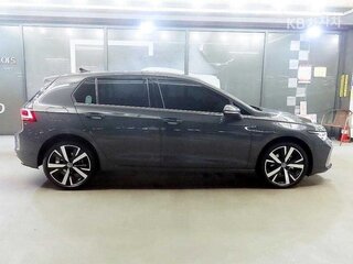 2025 Volkswagen Golf VIII Рестайлинг, серый, 3000000 рублей, вид 3