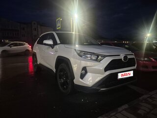 2021 Toyota RAV4 V (XA50), белый, 3950000 рублей, вид 4