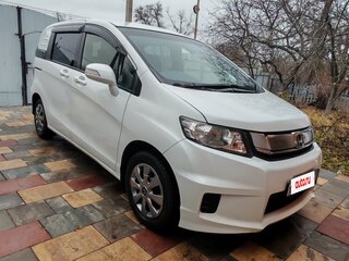 2014 Honda Freed Spike I Рестайлинг, белый, 1170000 рублей, вид 5