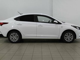 2021 Hyundai Solaris II Рестайлинг, белый, 1700000 рублей, вид 5