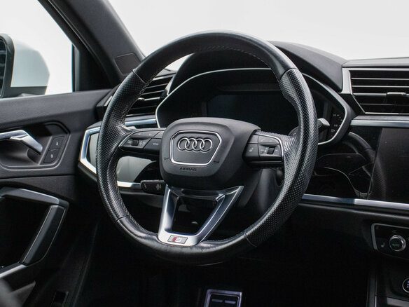 2021 Audi Q3 40 TFSI II (F3), белый, 3565000 рублей - вид 14