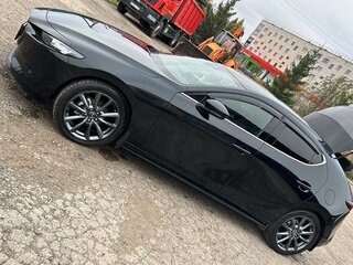 2019 Mazda 3 IV (BP), чёрный, 1870000 рублей, вид 3