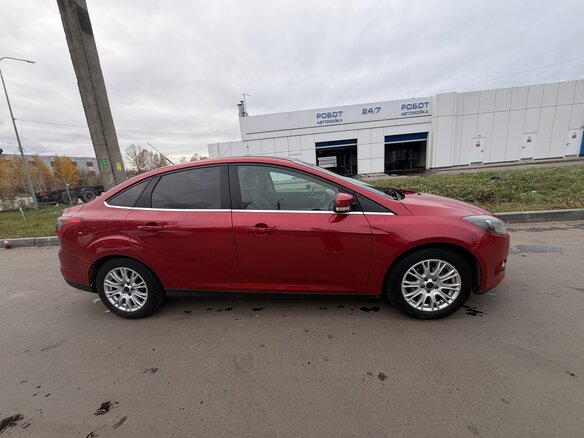 2012 Ford Focus III, красный, 650000 рублей - вид 2