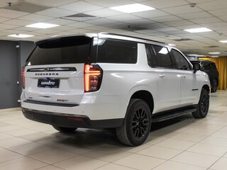 2022 Chevrolet Suburban XII, белый, 9624827 рублей, вид 4