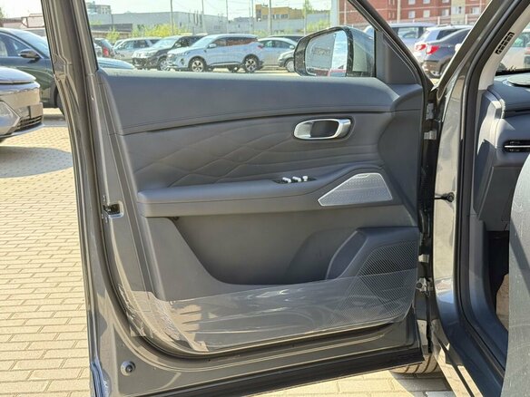 2026 Geely EX5 Гибрид EM-i, серебристый, 3974990 рублей - вид 14