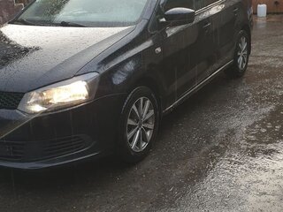 2011 Volkswagen Polo V, чёрный, 520000 рублей, вид 2