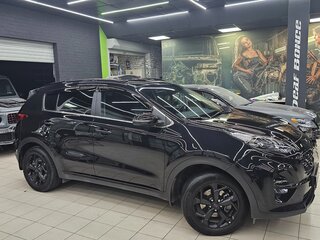 2021 Kia Sportage IV Рестайлинг, чёрный, 2500000 рублей, вид 2