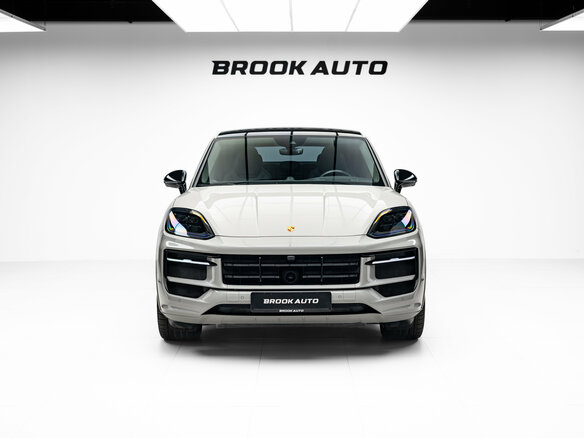 2025 Porsche Cayenne GTS Coupé III Рестайлинг, серый, 20290000 рублей - вид 1