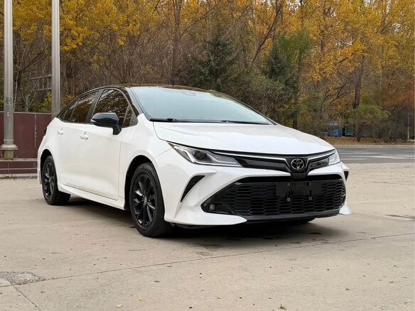 2022 Toyota Corolla XII (E210), белый, 1750000 рублей - вид 2