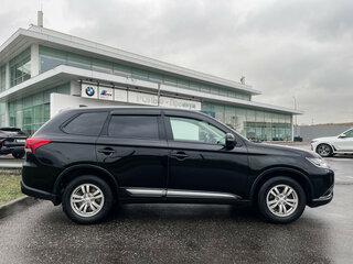 2019 Mitsubishi Outlander III Рестайлинг 3, чёрный, 2277000 рублей, вид 4