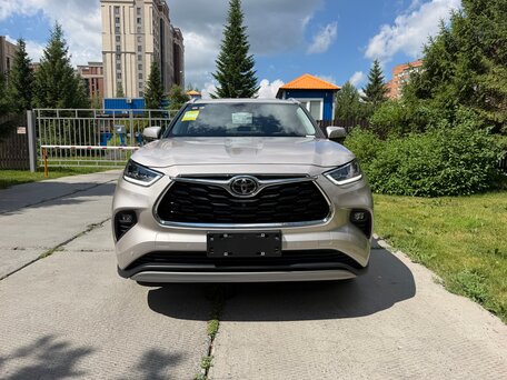 2026 Toyota Highlander IV (XU70), золотистый, 5190000 рублей, вид 2