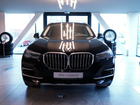 2022 BMW X5 30d IV (G05/G18), чёрный, 7500000 рублей - вид 2