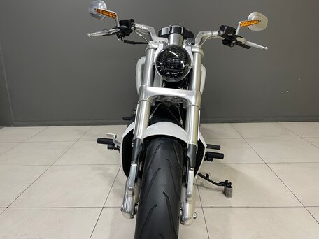 2014 Harley-Davidson V-Rod Muscle, белый, 1210000 рублей, вид 3