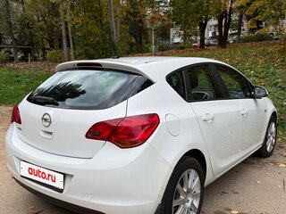 2011 Opel Astra J, белый, 630000 рублей, вид 2