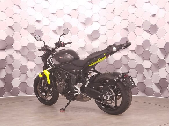 2023 Triumph Trident 660, чёрный, 777000 рублей - вид 7