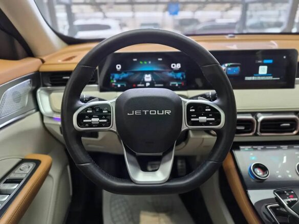 2023 Jetour X70+ I Рестайлинг, красный, 2050000 рублей - вид 8