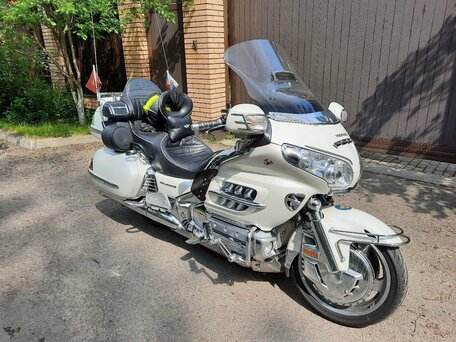 2010 Honda GL 1800 Gold Wing, белый, 1600000 рублей, вид 2