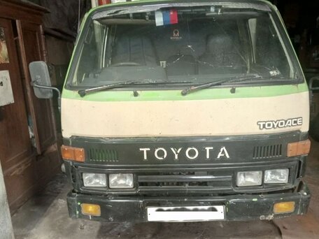1994 Toyota Toyoace, зелёный, 479000 рублей, вид 2
