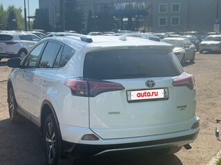 2018 Toyota RAV4 IV (XA40) Рестайлинг, белый, 2300000 рублей, вид 3