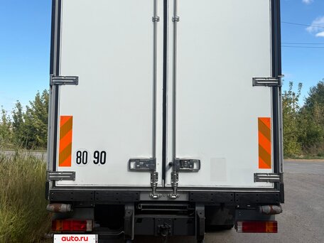 2017 Mercedes-Benz Atego, белый, 6800000 рублей, вид 3