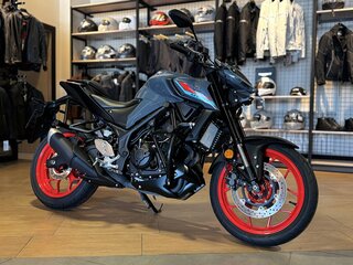 2021 Yamaha MT-03, серебристый, 630000 рублей, вид 1