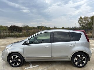 2012 Nissan Note I Рестайлинг, серебристый, 820000 рублей, вид 3