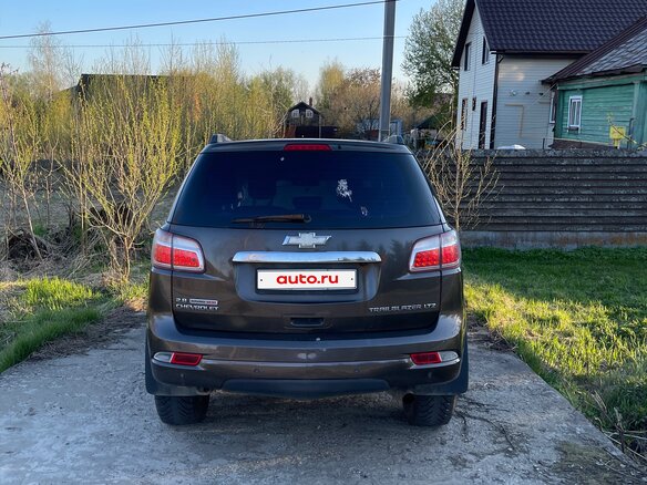 2013 Chevrolet TrailBlazer II, коричневый, 1780000 рублей - вид 3